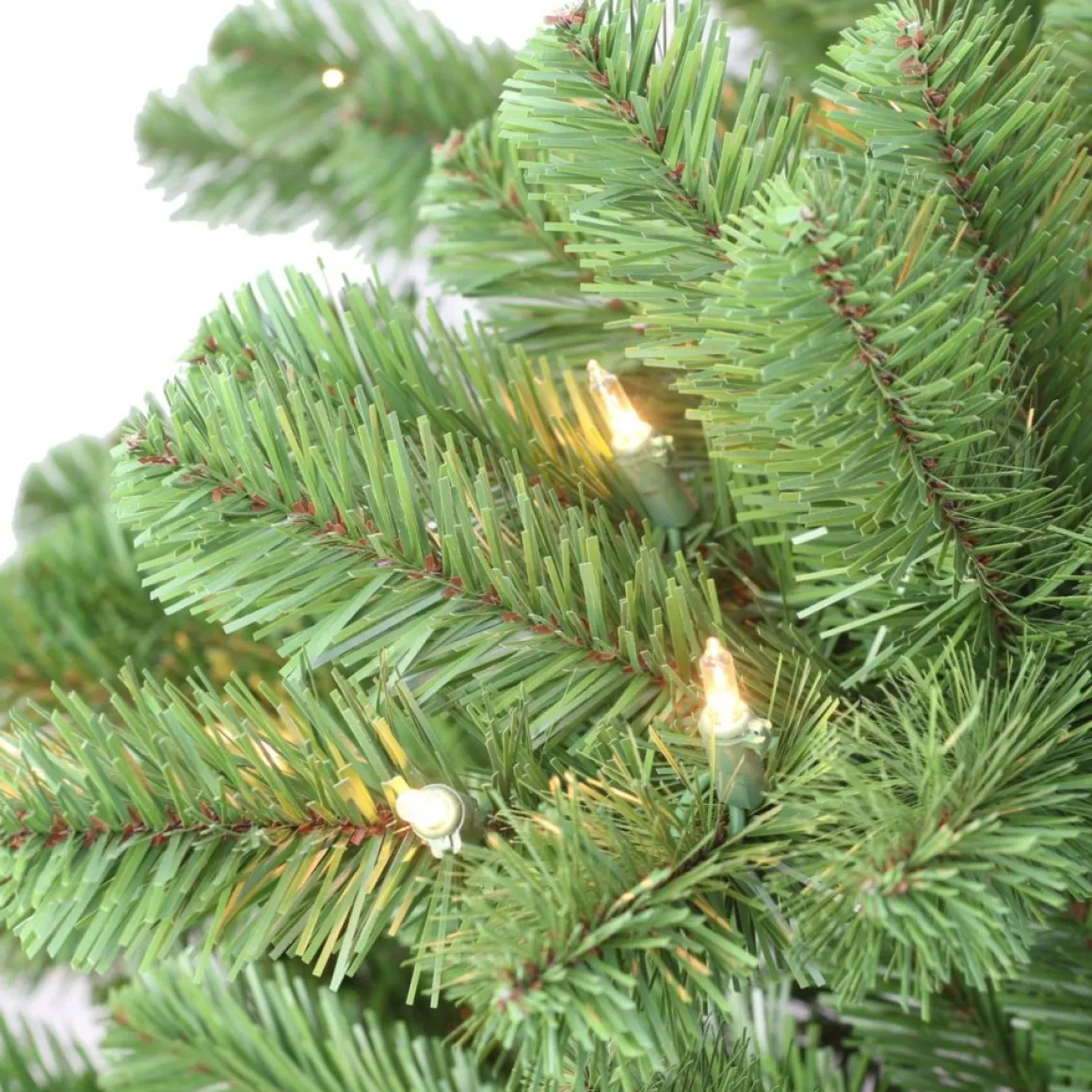 Puleo International 7.5' Pre-Lit Vancouver Spruce Christmas Tree
