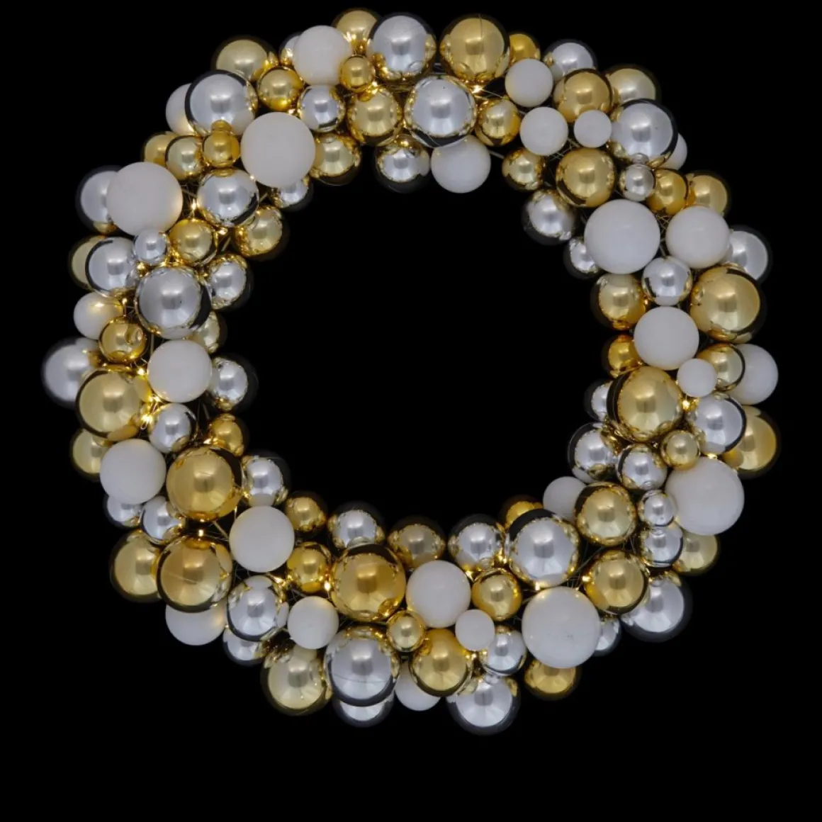 Winter Lane 24" Lighted 60-Led Ornament Wreath With 6-Hour Timer